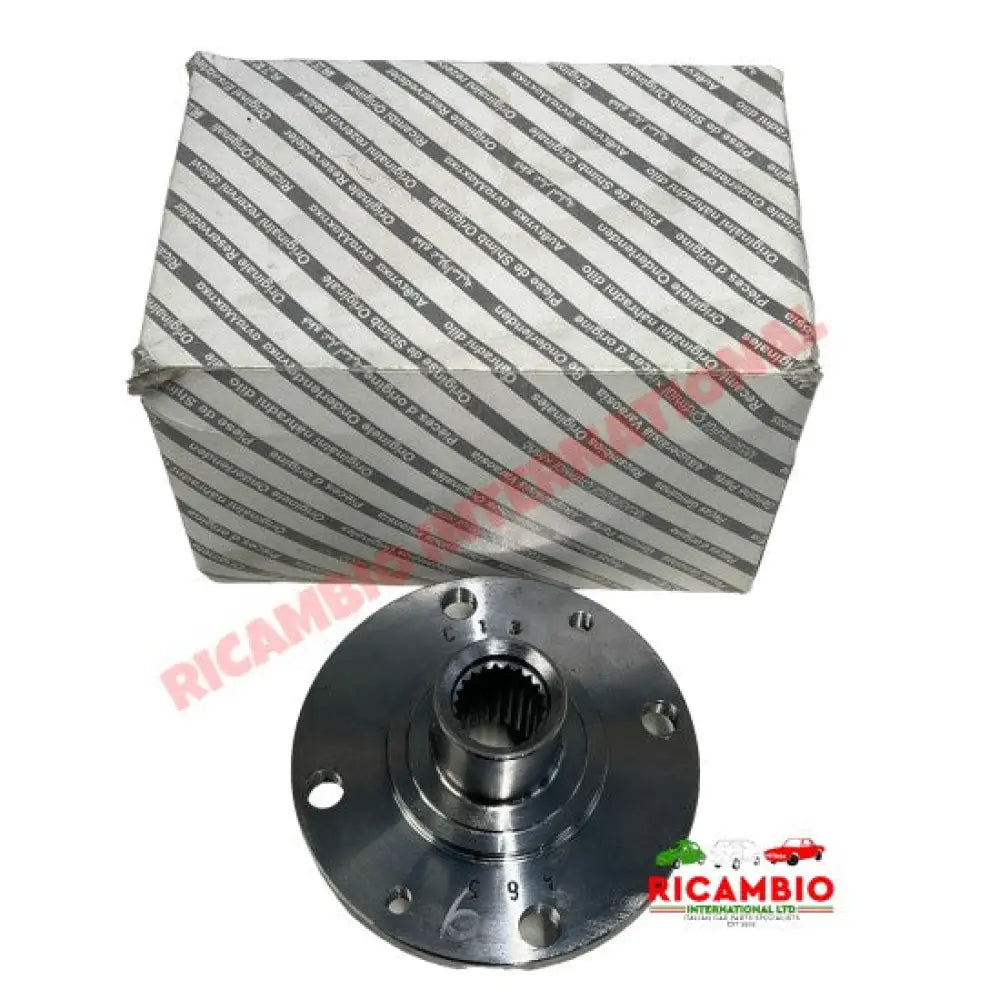 Front Wheel Hub - Fiat Barchetta,Coupe,New 500 & Abarth,Punto GT,Multipla,Tipo Lancia Delta Integrale Thema - Bearings