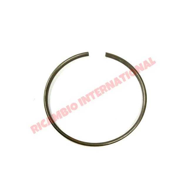 Front Wheel Bearing C-Clip - Classic Fiat 500 126 - Classic Fiat 500 Parts & Spares