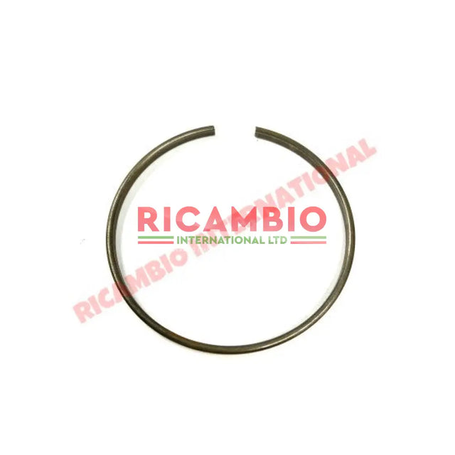 Rear Hub Bearing C-Clip - Classic Fiat 500 126 600 - Classic Fiat 500 Parts & Spares