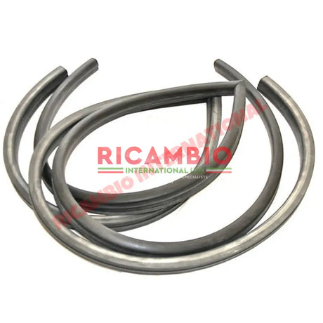 Rear Screen Seal - Fiat 2300 - Rubber Seals