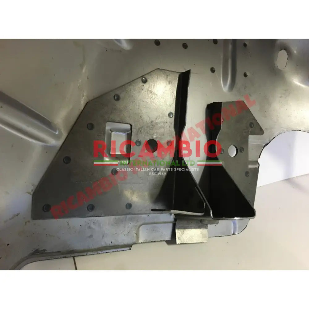 O/S Right Hand Front Inner Arch Wheel Housing - Classic Fiat 500 126 - Body Parts