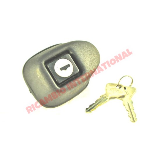 Maniglia e chiavi del portellone posteriore - Fiat 900